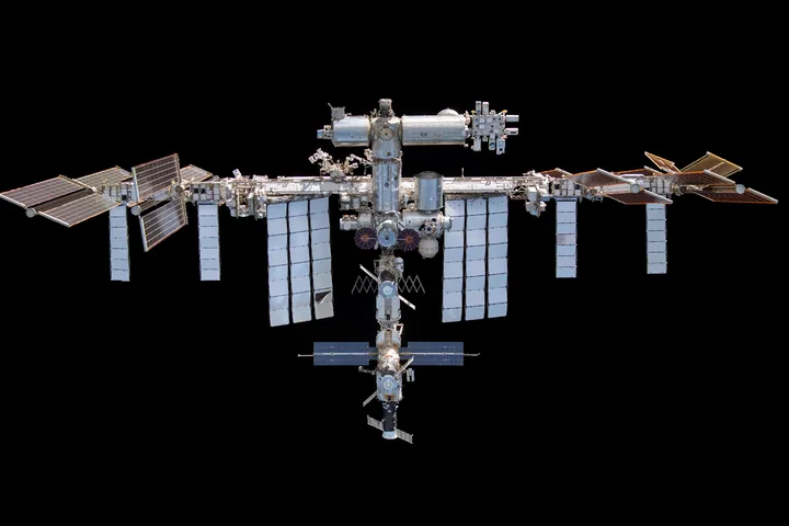 Международная космическая станция на орбите Земли, 2021 год